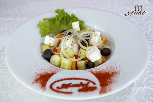 Купить Греческий салат с сыром фета  в кафе Амічі Миргород від 105 грн