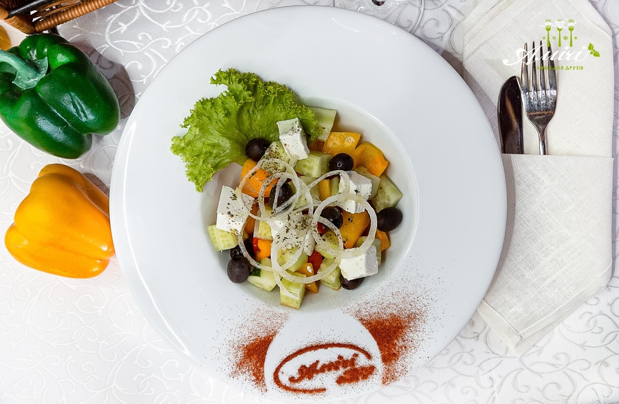 Купить Греческий салат с сыром фета  в кафе Амічі Миргород від 115 грн