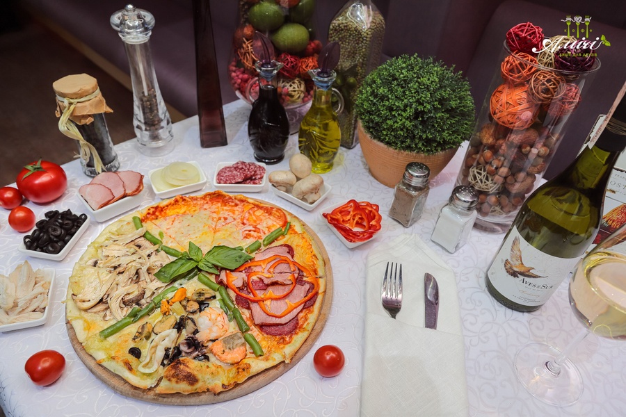 Купити Піца "Чотири сезони" в кафе Амичи Миргород от 340 грн