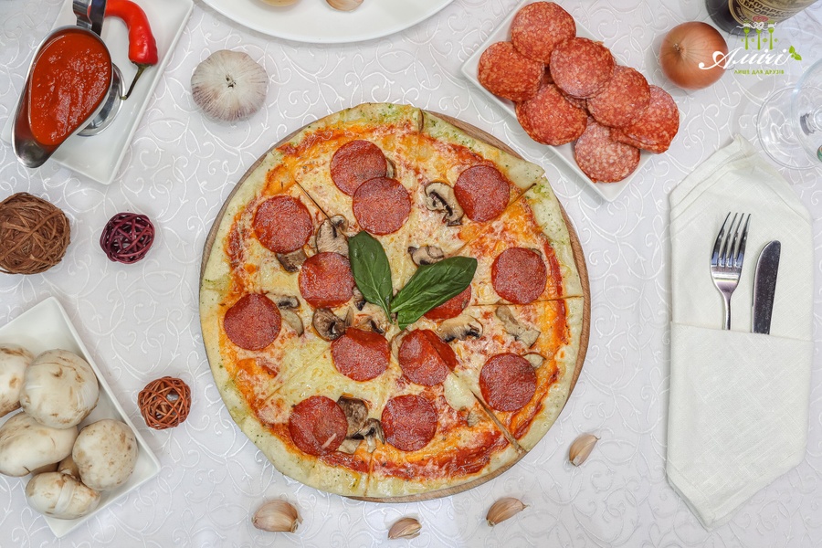 Купить Пицца "Пеперони" в кафе Амічі Миргород від 165 грн