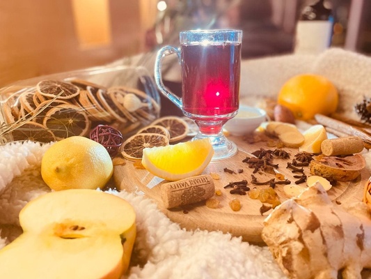 Non-alcoholic mulled wine with juice of your choice  with apple