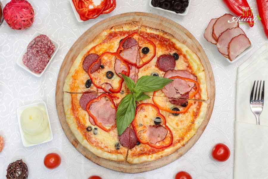 Купити Піца "Неаполітано" в кафе Амичи Миргород от 130 грн
