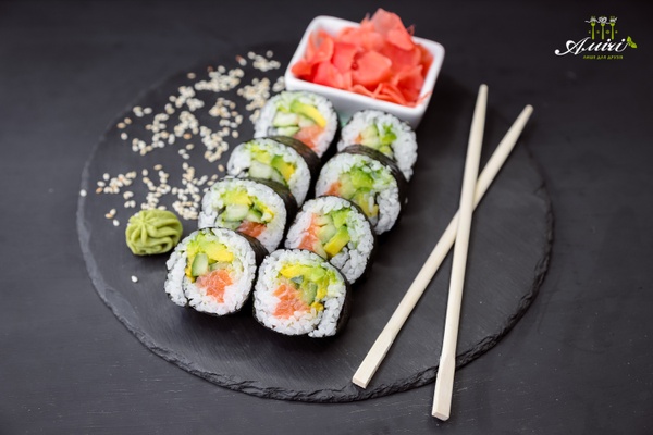 Futumaki with salmon roll