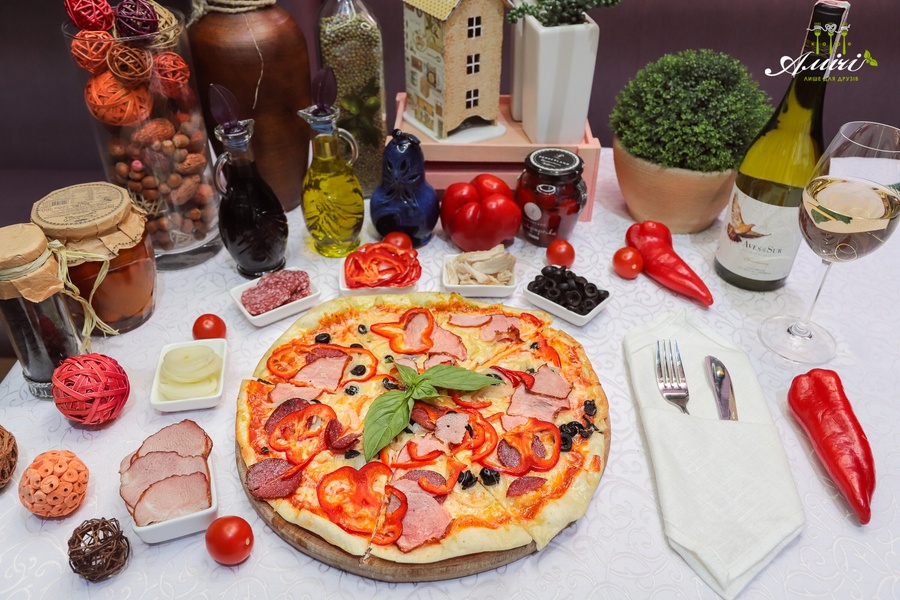 Купить Пицца "Неаполитано" в кафе Амічі Миргород від 170 грн