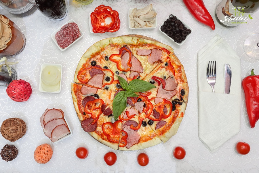 Купити Піца "Неаполітано" в кафе Амичи Миргород от 170 грн