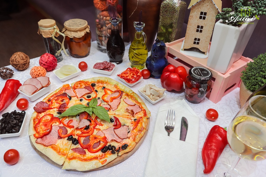 Купити Піца "Неаполітано" в кафе Амичи Миргород от 170 грн
