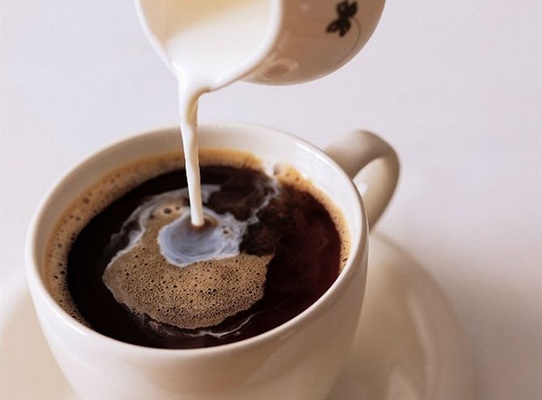 Caffeine-free coffee with milk