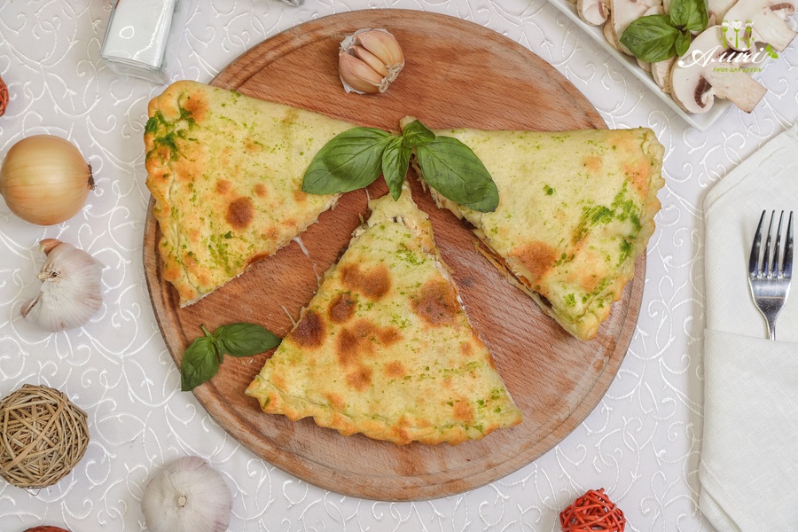 Купить Пицца "Кальцоне" в кафе Амічі Миргород від 150 грн