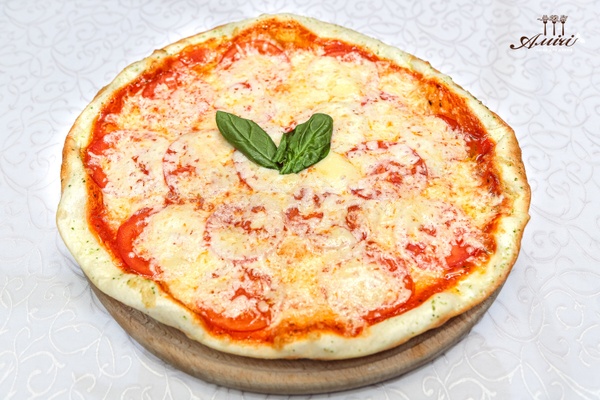 Купить Пицца "Маргарита" в кафе Амічі Миргород від 110 грн