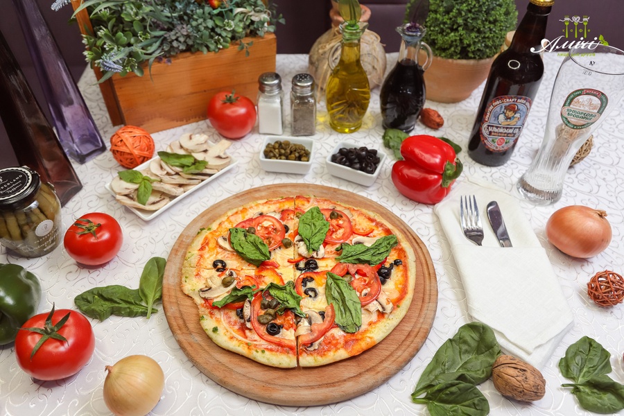 Купити Піца "Вегетаріана" в кафе Амичи Миргород от 110 грн