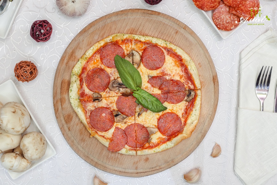 Купить Пицца "Пеперони" в кафе Амічі Миргород від 125 грн