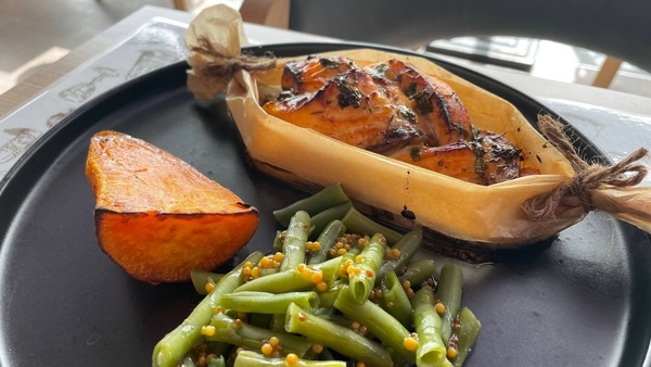 Salmon with sweet potato and asparagus