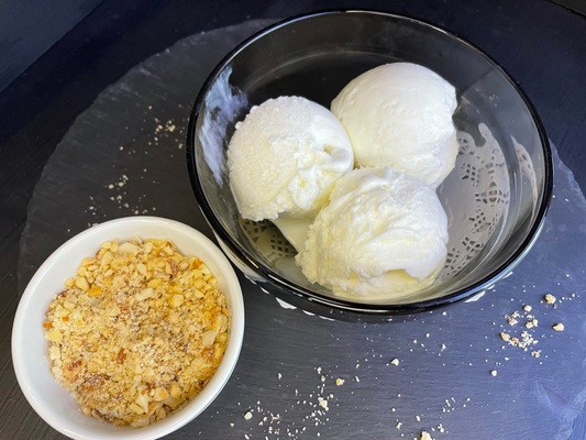 Homemade ice-cream with nuts (120 g), 120 g